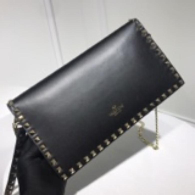 18071758黑色